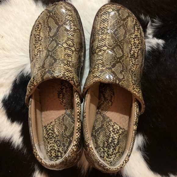 BOC Clogs - Picture 2 of 5